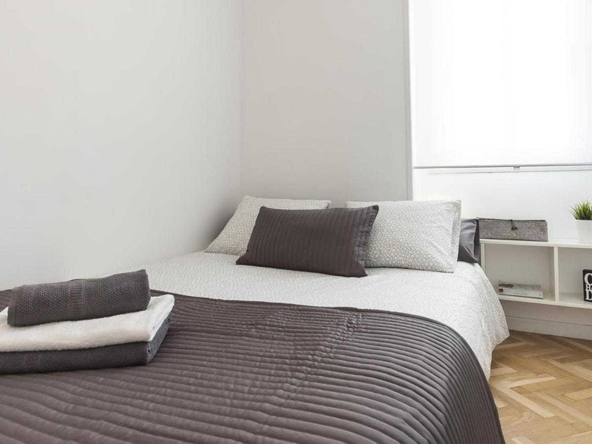 Lets Holidays Apartment In Sant Marti Barcellona Esterno foto
