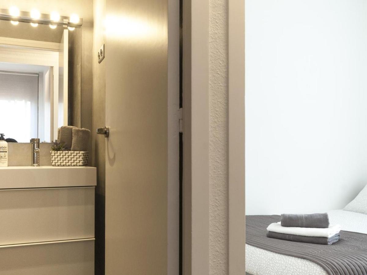 Lets Holidays Apartment In Sant Marti Barcellona Esterno foto